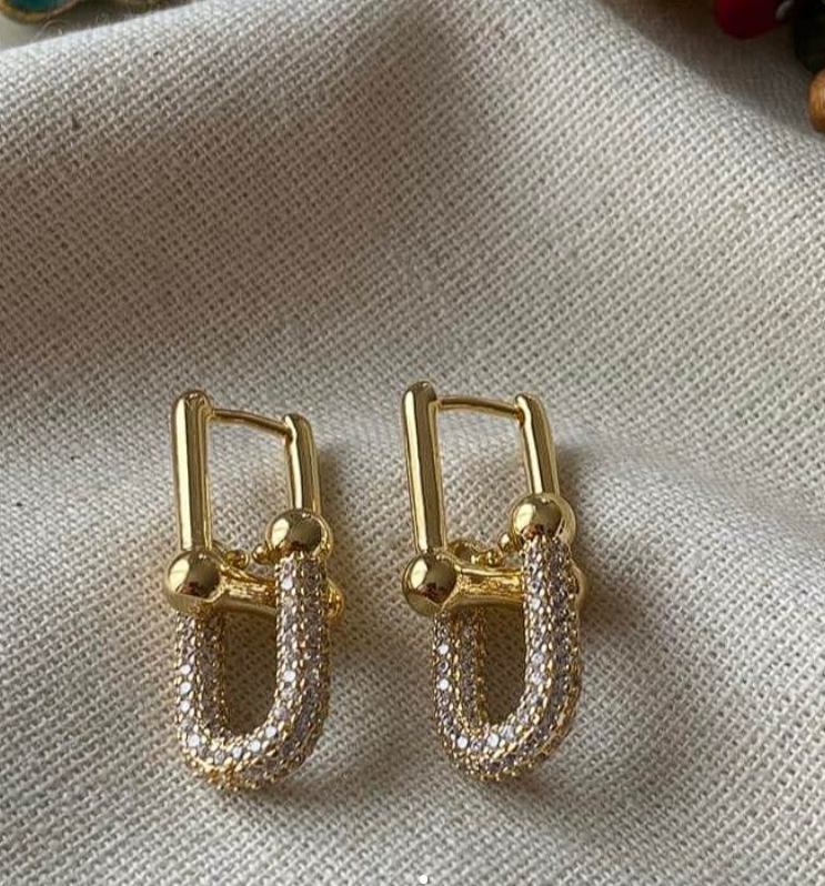 Tiffany Blanca Taşlı Çelik Küpe